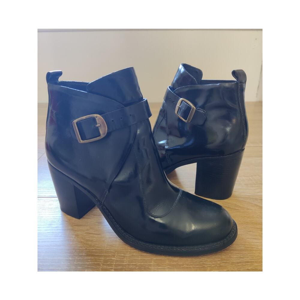 Arrici Block Heel buckle Boots Black Leather size 9M Grunge Made in Brazil